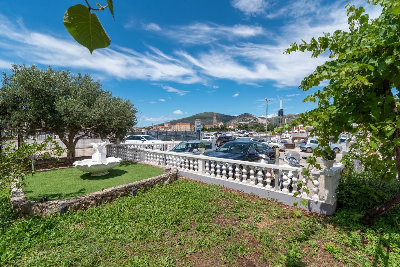 Apartments Bozan Trogir Exterior foto