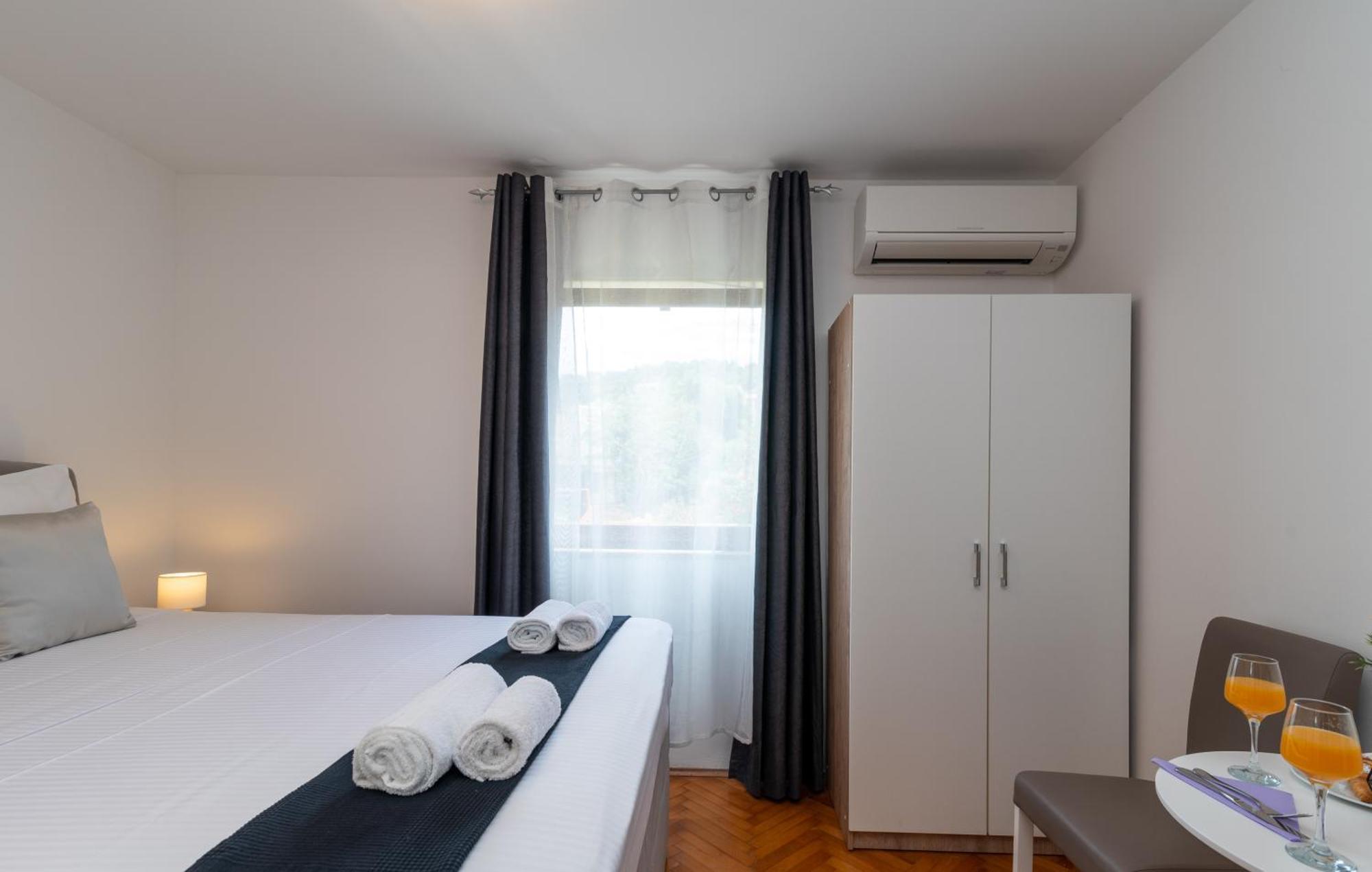 Apartments Bozan Trogir Quarto foto