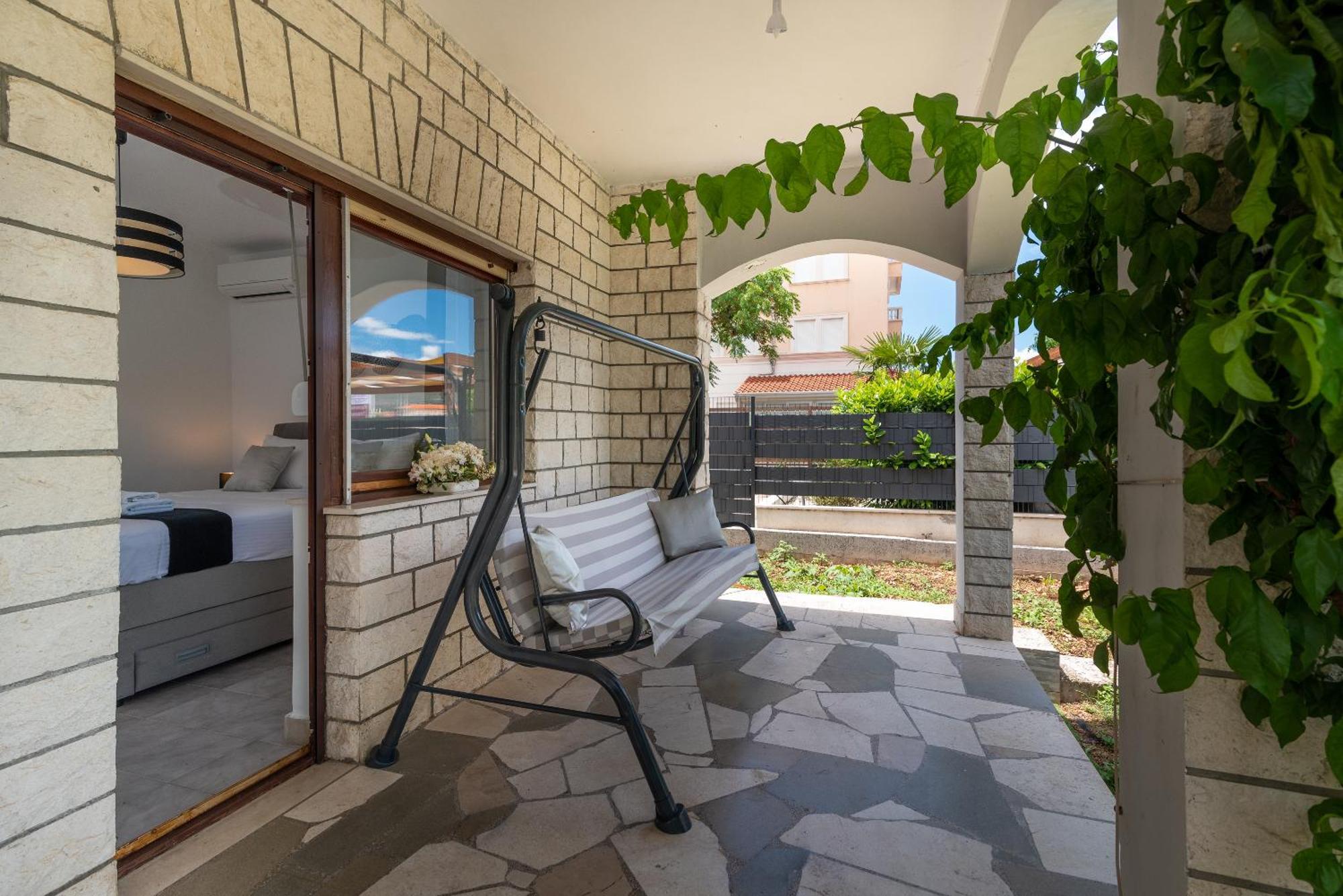 Apartments Bozan Trogir Quarto foto